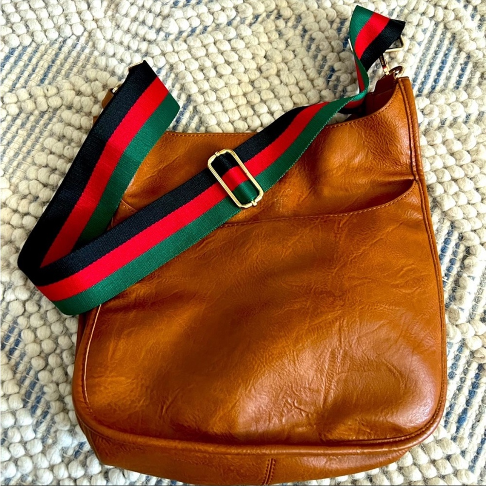 Adhorned bag with 2 straps